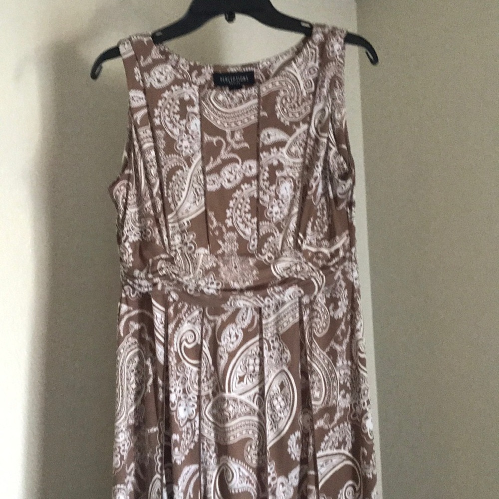 Light brown & white dress size PL (petite large)